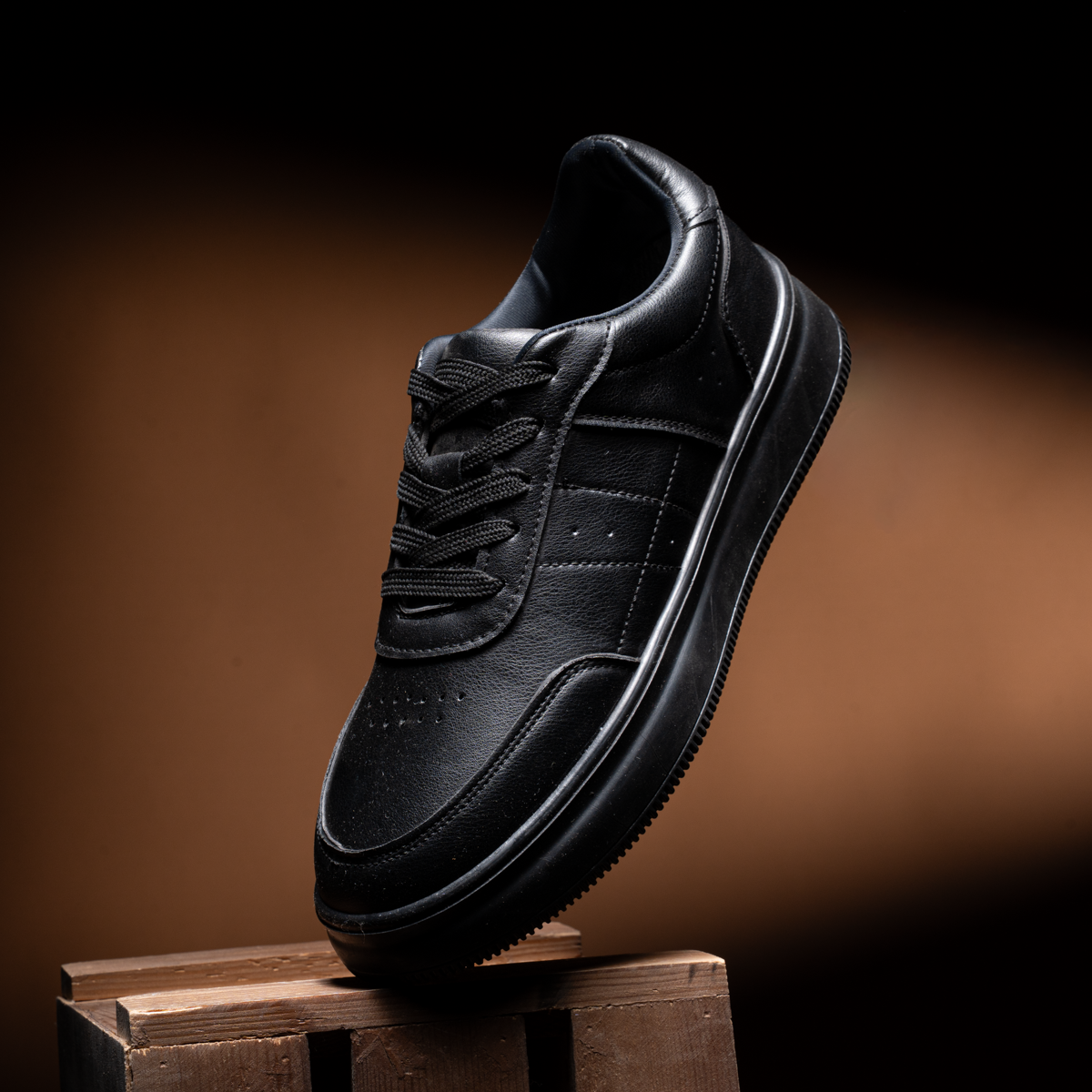 Classic Black Sneaker كود z16 (مخزن zd)
