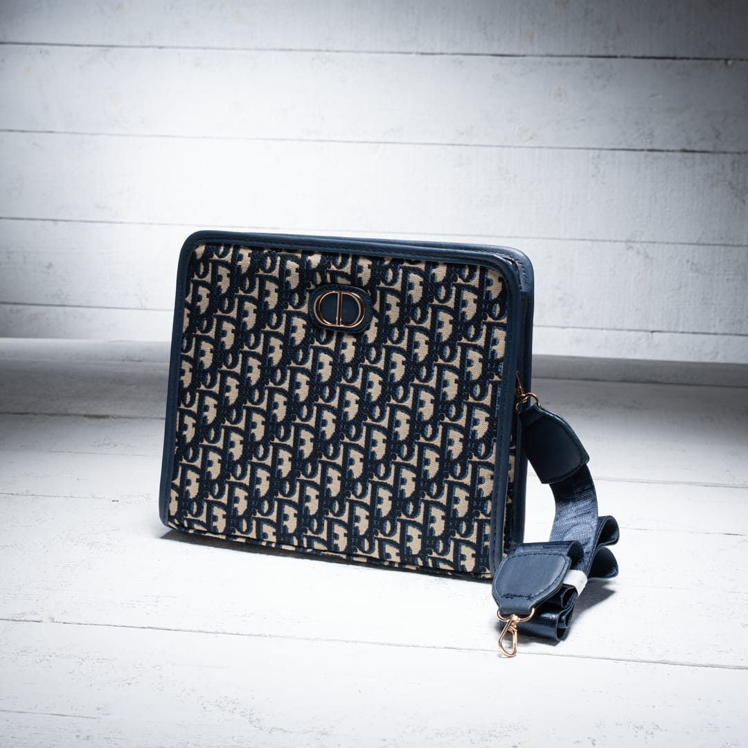 Dior 30 Montaigne Pouch 