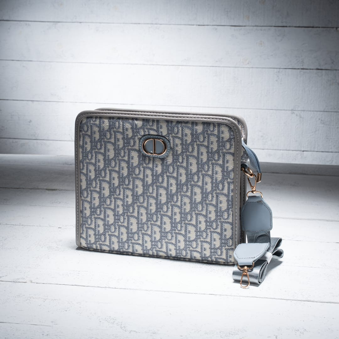Dior 30 Montaigne Pouch 